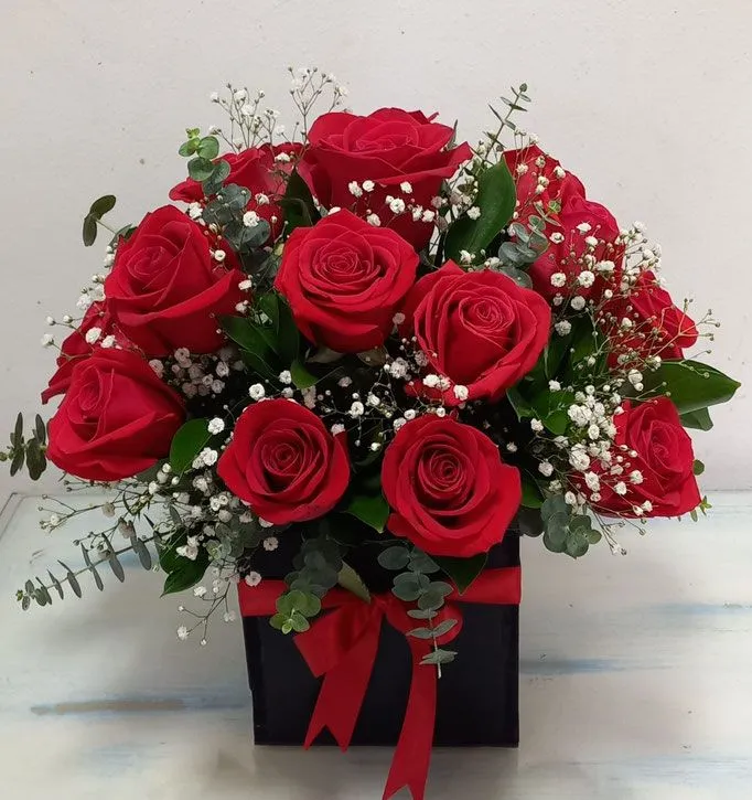 Arreglo Floral de 24 Rosas